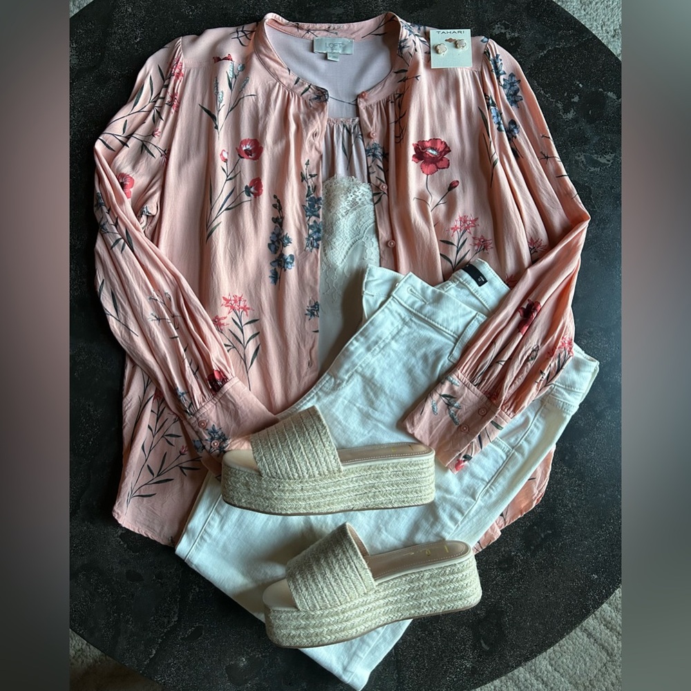 LOFT | Peach Floral Button-Front Top